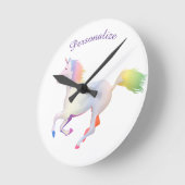 Rainbow Unicorn Child's Room personalize Runde Wanduhr (Winkel)