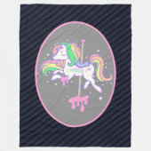 Rainbow Unicorn mit gestreifter Rückseite Fleecedecke (Vorderseite)