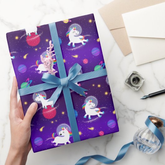 Rainbow Unicorns In Space Purple Ombre Geschenkpapier (Schenken)