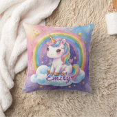 Rainbow Unicoron auf Cloud Editable Name Pillow Kissen (Decke)