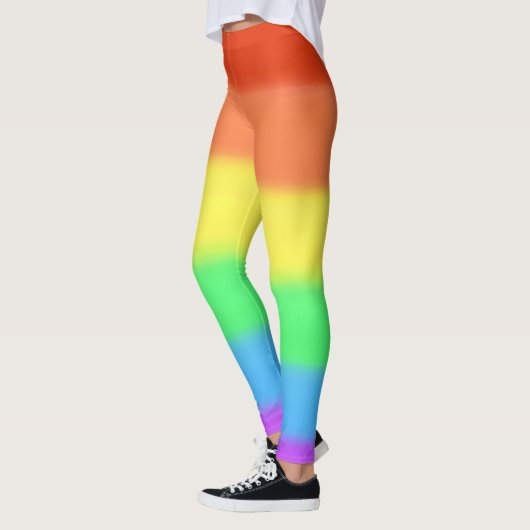 Rainbow vereint farbenfrohe Leggings (Links)