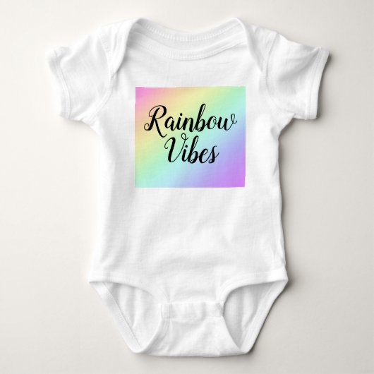 Rainbow Vibes Baby Strampler (Vorderseite)