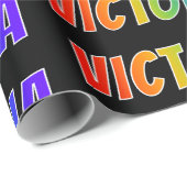 Rainbow Vorname "VICTORIA"; Fun & Colorful Geschenkpapier (Rolleneckpunkt)