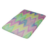 Rainbow Zigzags Badematte (Schrägansicht)