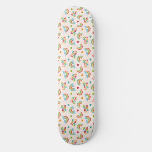 Rainbows & Clouds-Muster Skateboard (Vorderseite)