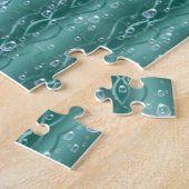 Raindrops auf grünem Metall Puzzle (Seite)