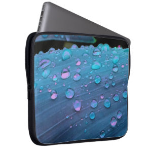 Raindrops Closeup, Spacey Blues Laptopschutzhülle