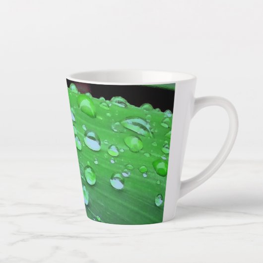 Raindrops Closeup, Spacey Green Milchtasse (Rechts)