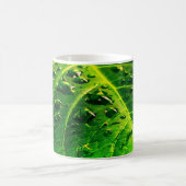 Raindrops on a Leaf Kaffeetasse (Mittel)