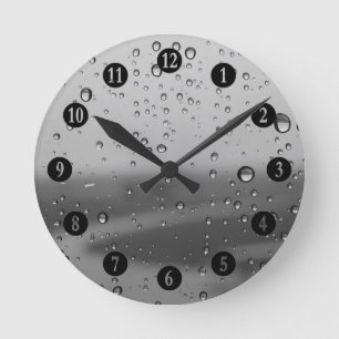 Raindrops On Silver Background Runde Wanduhr