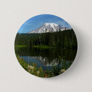 Rainier Lake Reflektion mit Wildblumen Button