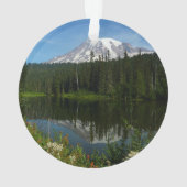 Rainier Lake Reflektion mit Wildblumen Ornament (Rückseite)