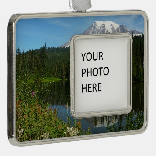 Rainier Lake Reflektion mit Wildblumen Rahmen-Ornament Silber (Rechts)