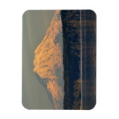 Rainier und Case Inlet in der Abenddämmerung Magnet (Vertikal)