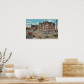 Rainier, WA - Aussicht auf das Tacoma Hotel & Poster (Küche)