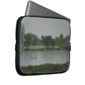 Rainy Day am Laptop-See Laptopschutzhülle (Vorne Rechts)