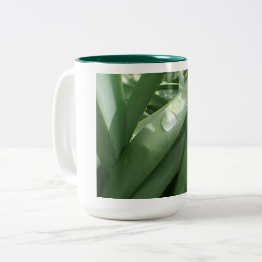 Rainy Spring Zweifarbige Tasse (Vorderseite Links)