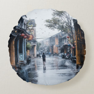 Rainy Streets of Vietnam Rundes Kissen