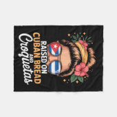 Raised On Cuban Bread And Croquetas Messy Bun Cuba Fleecedecke (Vorderseite (Horizontal))
