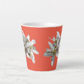 Raisin Blossom Cust. Orange Red Latte Tasse (Vorderseite)