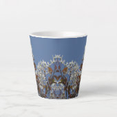 Raisin Blossom Latte Tasse (Vorderseite)