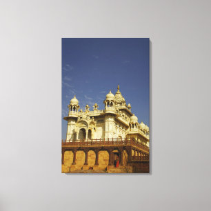 Rajasthan, Indien Eine Frau, die an einem alten st Leinwanddruck