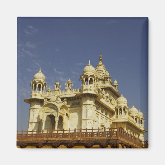 Rajasthan, Indien Eine stehende und zufällige Frau Magnet (Vorne)