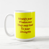 Rallph stapelt motivierend Kaffeetassen (Links)