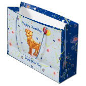 Ram Birthday Große Geschenktüte (Vorderseite Schrägansicht)