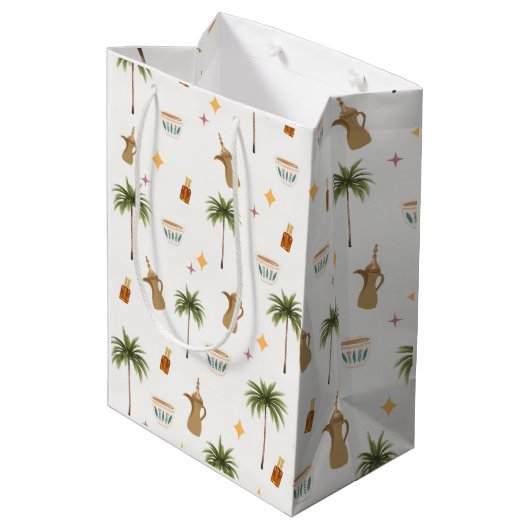 Ramadan Coffee & Dates Seamless Pattern Mittlere Geschenktüte (Rückseite Schrägansicht)