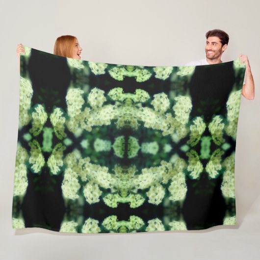 Rambling Wild White Roses Abstrakt Fleecedecke (Beispiel)