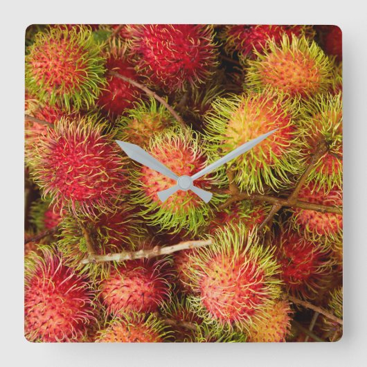 Rambutan Fruit auf dem Markt von Can Duoc Quadratische Wanduhr (Vorderseite)