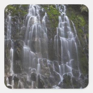 Ramona Falls im Clackamas County, Oregon Quadratischer Aufkleber