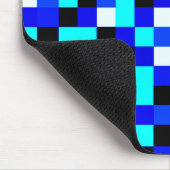 Random Checkered Pixel Art - Blau & Weiß Mousepad (Ecke)