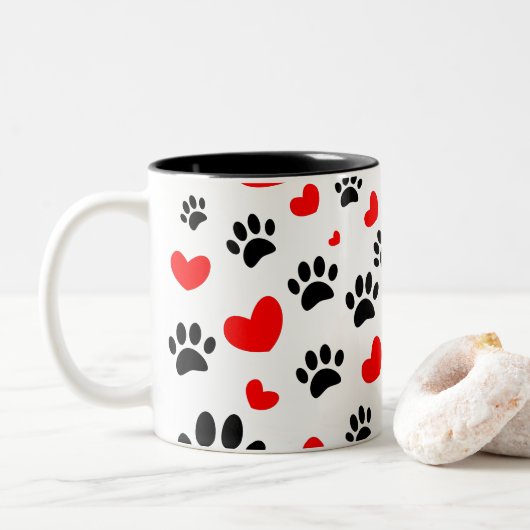 Random Dog Paw Prints und Rote Herzen Zweifarbige Tasse (Mit Donut)