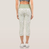 Random Leaf Mosaic Pale Green Capri Leggings (Rückseite)
