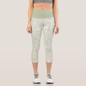Random Leaf Mosaic Pale Green Capri Leggings (Vorderseite)