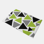 Random Triangle Lime Green Grau Schwarz auf Weiß Fußmatte (Schrägansicht)