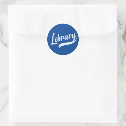 Random Varsity - Bibliothek Runder Aufkleber (Tasche)