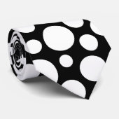 Random White Polka Dot Pattern auf schwarzer Krawa Krawatte (Gerollt)