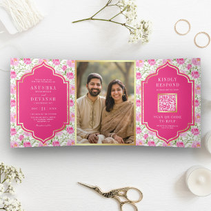 Rani Pink Blumenmuster QR-Code indische Hochzeit Dreifach Gefaltete Einladung