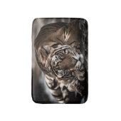 Ranthambourtiger: nah-up fine art. badematte (Vorderseite Vertikal)