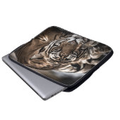 Ranthambourtiger: nah-up fine art. laptopschutzhülle (Vorne Knopf)
