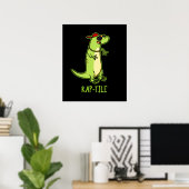 Rap-Fliese Funny Reptile Lizard Pun Dark BG Poster (Heimbüro)