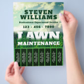 Rasen- und Gartendienstleistungen reißen den Flyer (Hand)