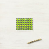 Rasenbowls auf Limon. Post-it Klebezettel (Auf Schreibtisch)