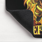 Rasenflammen-Feuerwehrmann Mousepad (Ecke)
