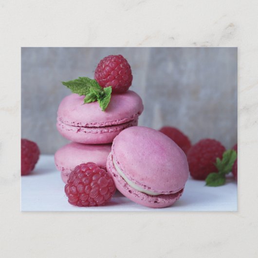 Raspberries Macarons Postkarte (Vorderseite)