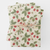 Raspberry Fruit Bunches with Leaves and Blossom Geschenkpapier Set (Beispiel)