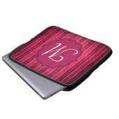 Raspberry Gold Stripe Mod Monogram 15" Notebook-Ge Laptopschutzhülle (Vorne Knopf)